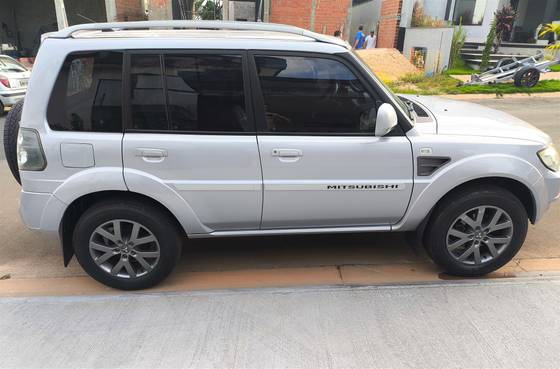 MITSUBISHI PAJERO TR4 2.0 4X2 16V 140CV FLEX 4P MANUAL